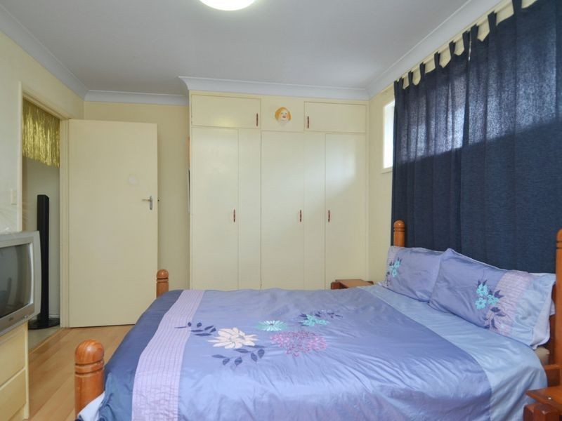 2 Kingfisher Crescent, Burleigh Waters QLD 4220