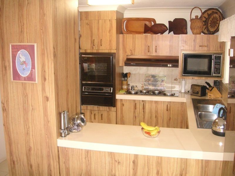 2/4 Redleaf Court, Burleigh Waters QLD 4220