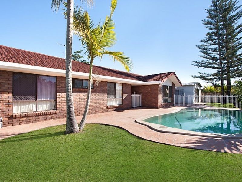 2 Holbrook Way, Elanora QLD 4221