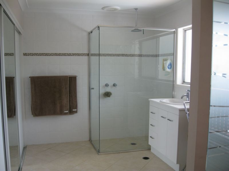 64 Bardon Ave, Miami QLD 4220