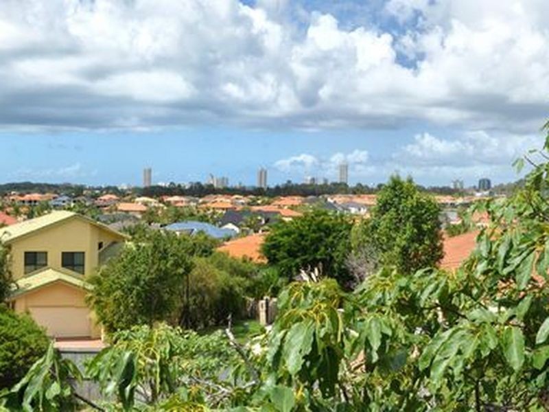 41 Sea Eagle Drive, Burleigh Waters QLD 4220