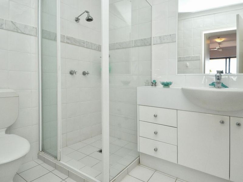 A38/1 Great Hall Drive, Miami QLD 4220