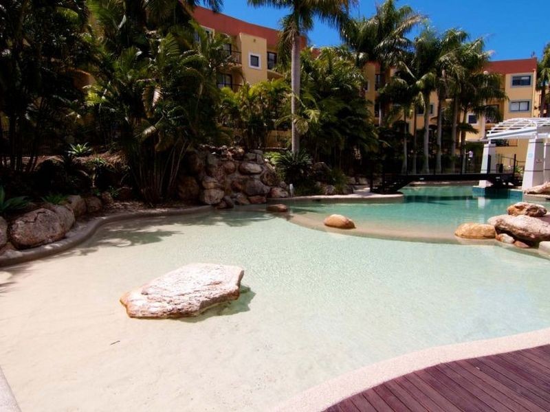 A38/1 Great Hall Drive, Miami QLD 4220