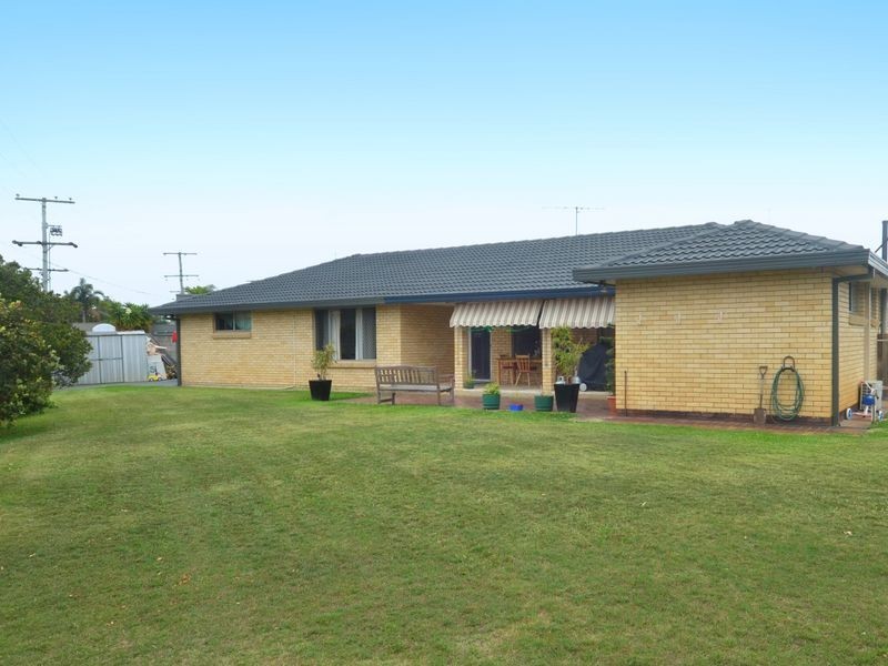 2 Kingfisher Crescent, Burleigh Waters QLD 4220