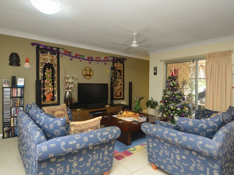 2 Kingfisher Crescent, Burleigh Waters QLD 4220