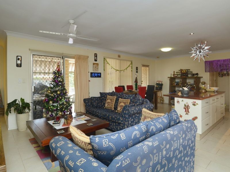 2 Kingfisher Crescent, Burleigh Waters QLD 4220