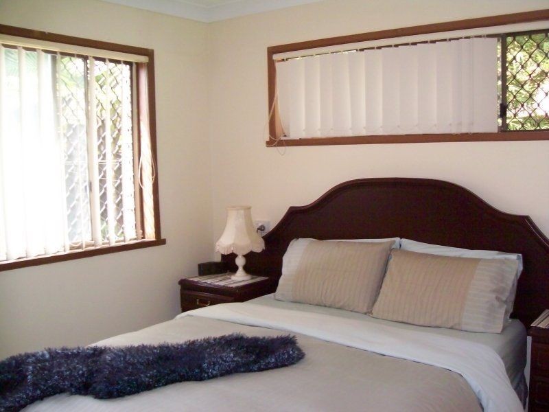 2/8 Barbet Place, Burleigh Waters QLD 4220