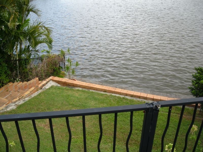 134 Dunlin Drive, Burleigh Waters QLD 4220