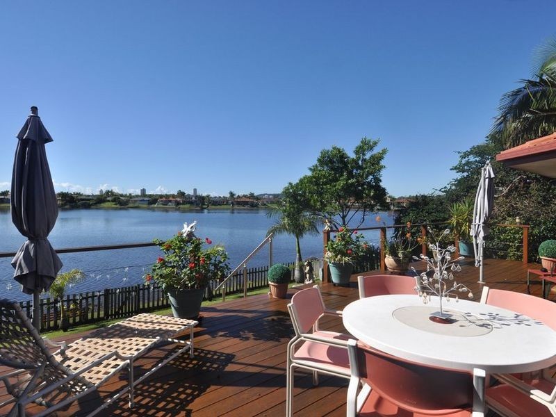 55 Cassowary Drive, Burleigh Waters QLD 4220