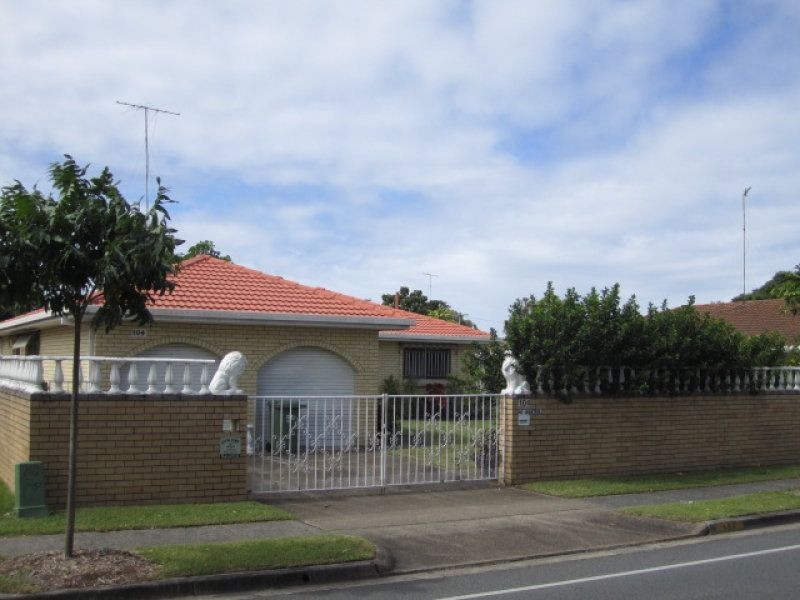 104 Sunshine Boulevard, Mermaid Waters QLD 4218