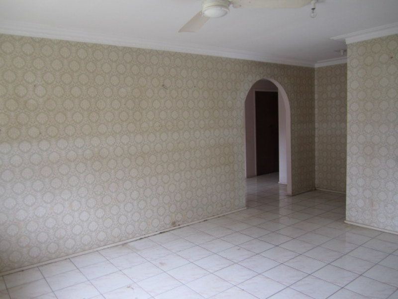 104 Sunshine Boulevard, Mermaid Waters QLD 4218