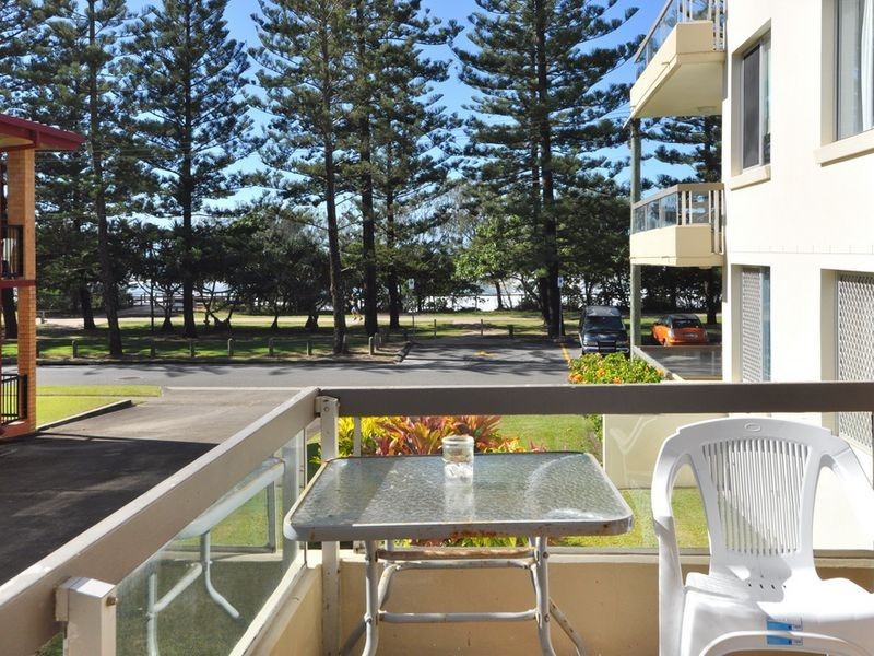 2/158 The Esplanade, Burleigh Heads QLD 4220