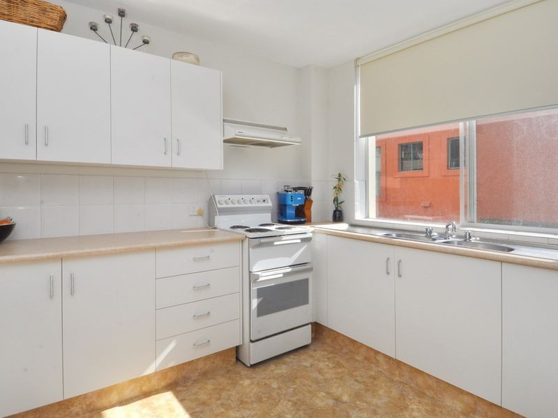 2/158 The Esplanade, Burleigh Heads QLD 4220