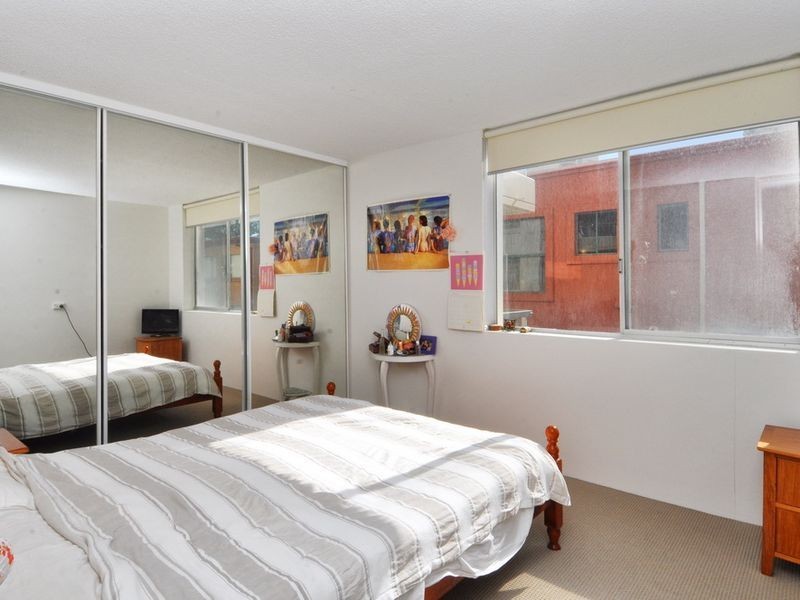 2/158 The Esplanade, Burleigh Heads QLD 4220