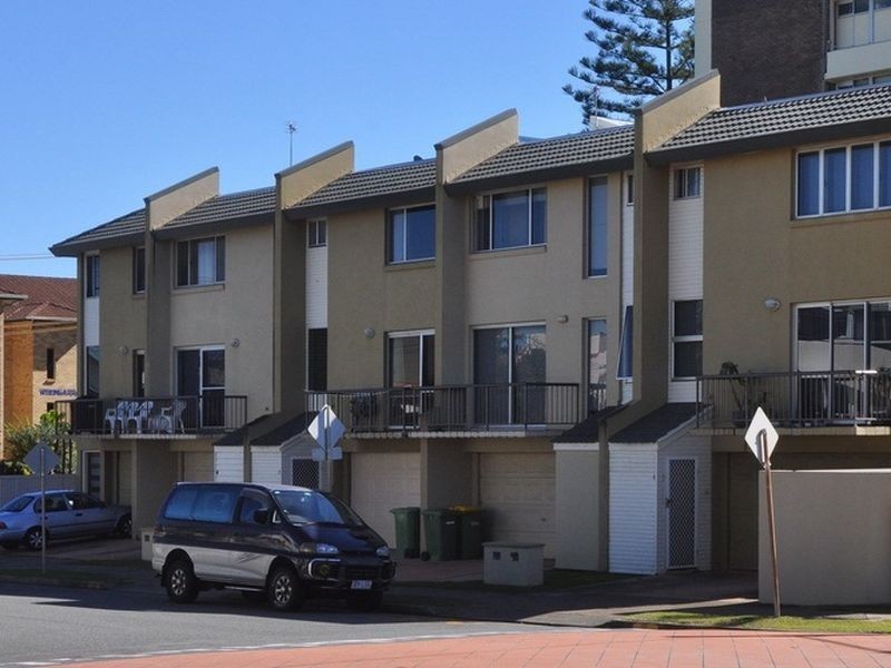 3/86 Marine Parade, Miami QLD 4220