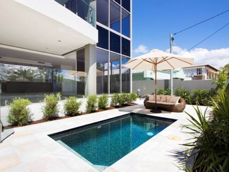 1/8 Murlong Cr, Palm Beach QLD 4221