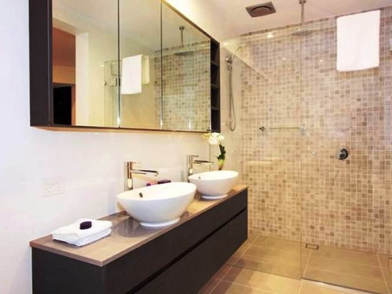 1/8 Murlong Cr, Palm Beach QLD 4221