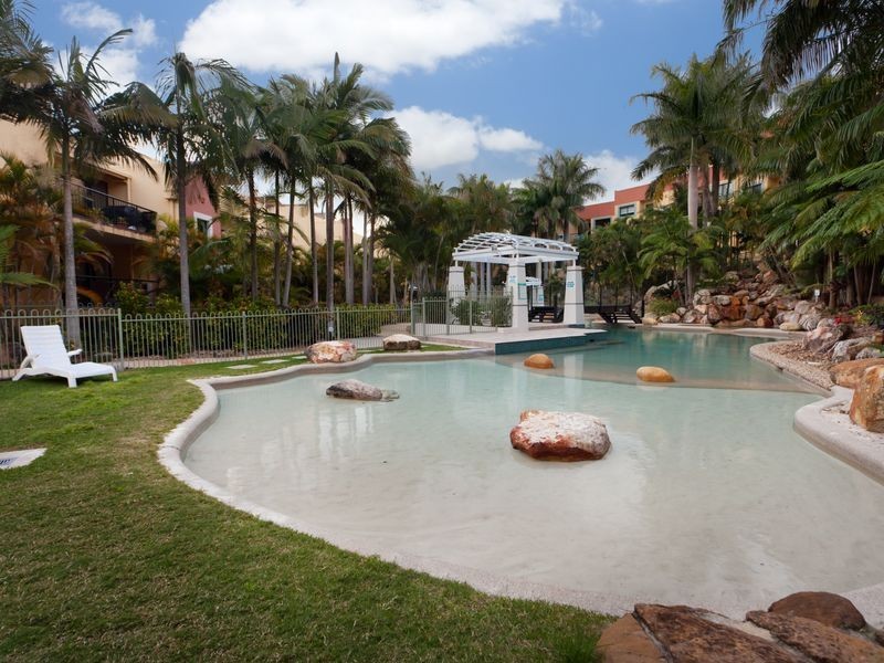 E38/1 Great Hall Drive, Miami QLD 4220