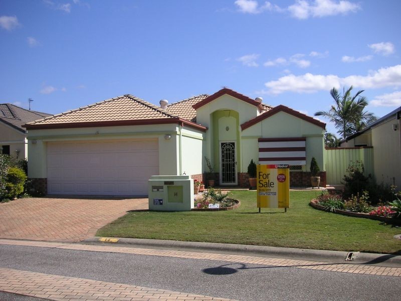 14 Stingray Court, Burleigh Waters QLD 4220