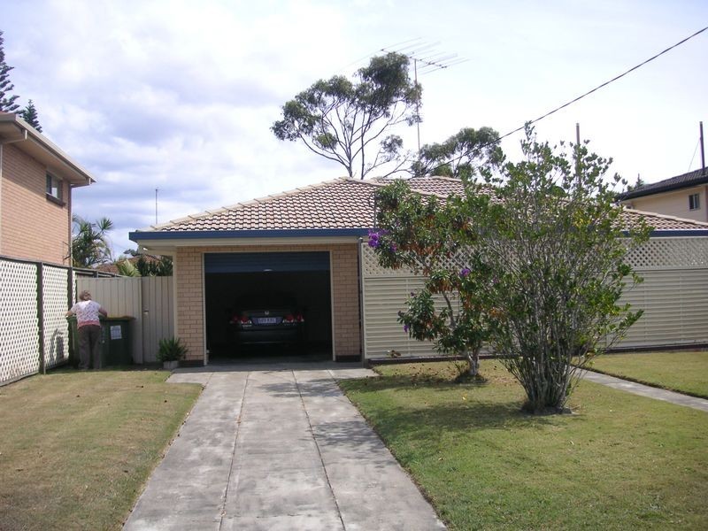 4 Aruma Ave, Burleigh Waters QLD 4220
