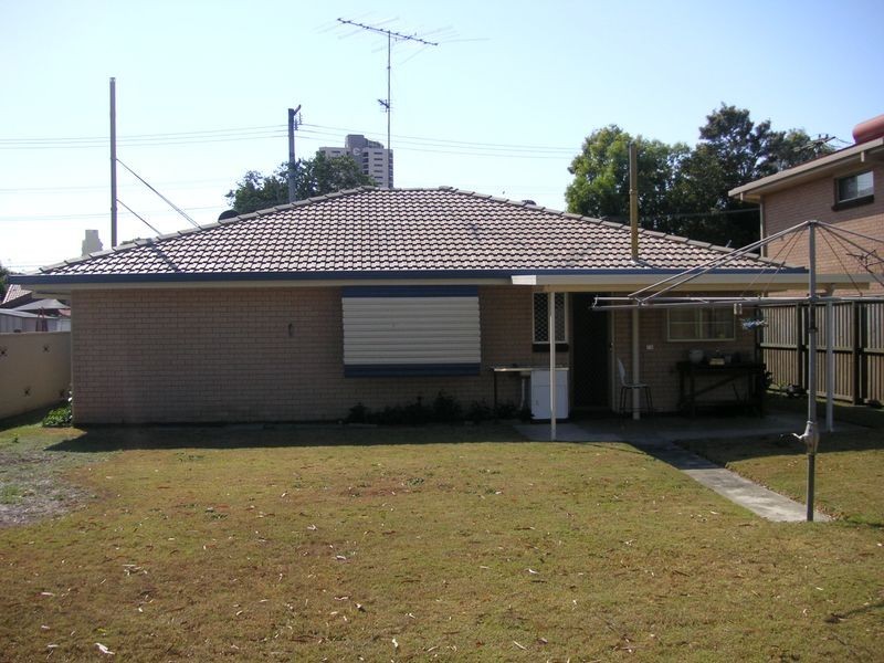 4 Aruma Ave, Burleigh Waters QLD 4220