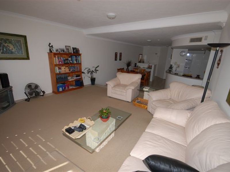 15 A/1 Great Hall Dr, Miami QLD 4220