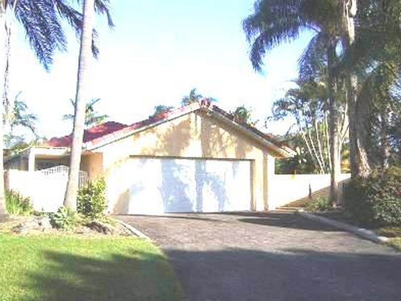 18 Karabella Crt, Mermaid Waters QLD 4218