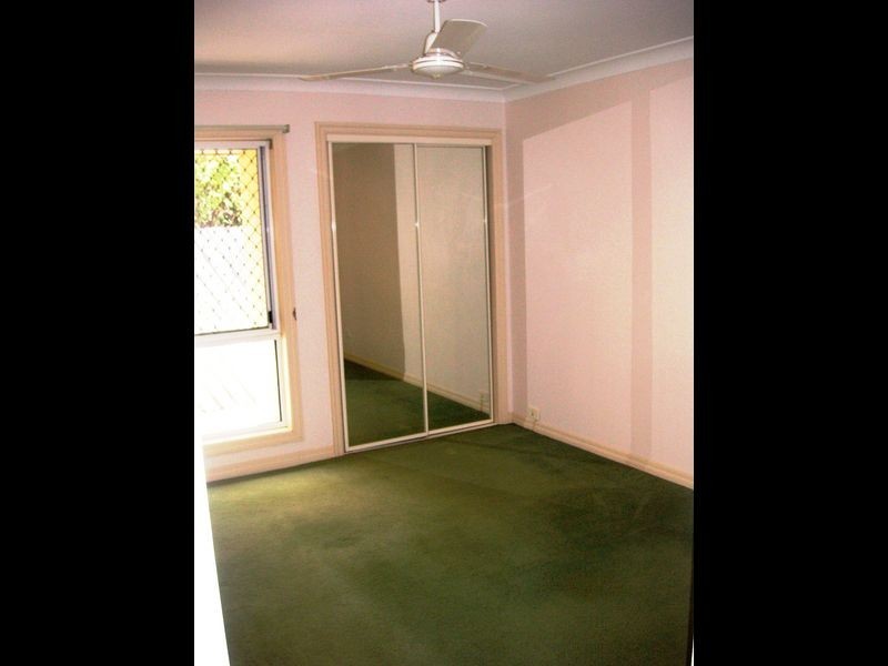 18 Karabella Crt, Mermaid Waters QLD 4218