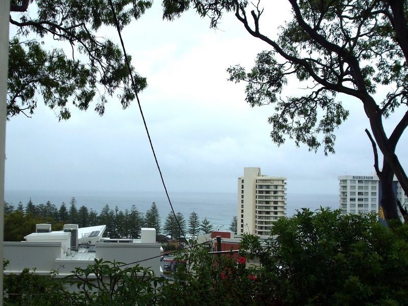 18 Brake St, Burleigh Heads QLD 4220