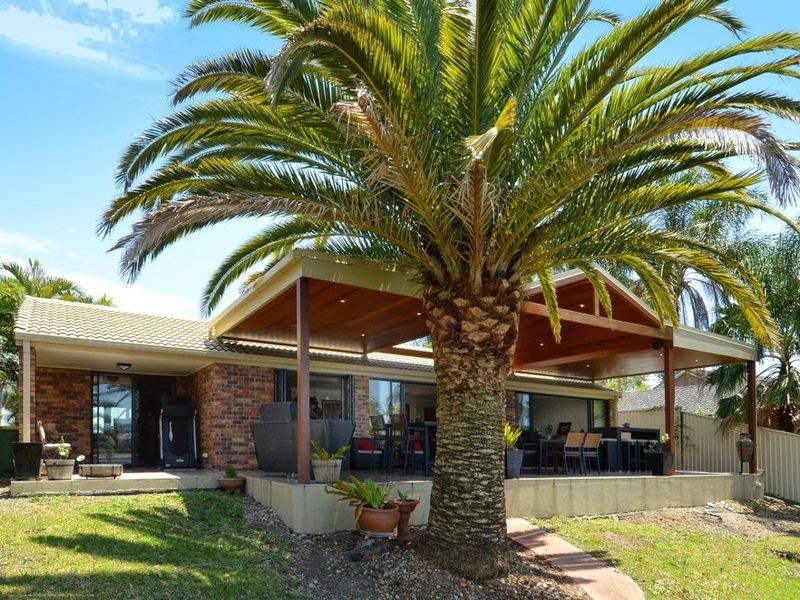 82 Honeyeater Dr, Burleigh Waters QLD 4220