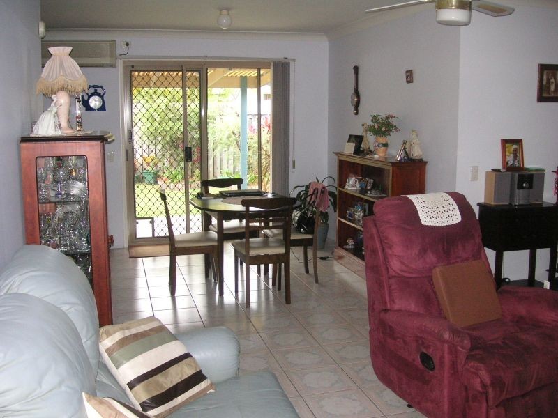 1/5 Felicia Court, Burleigh Waters QLD 4220