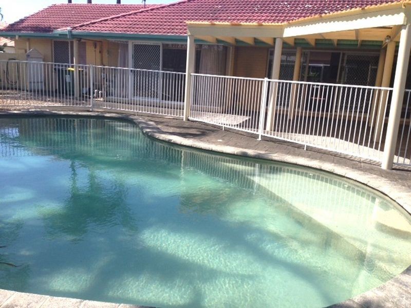 18 Karabella Crt, Mermaid Waters QLD 4218