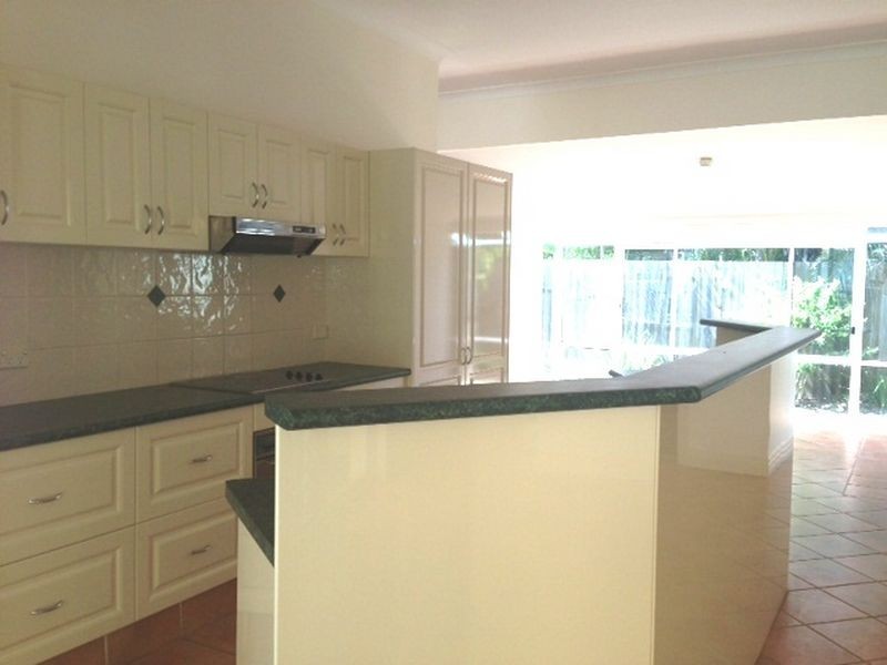 18 Karabella Crt, Mermaid Waters QLD 4218