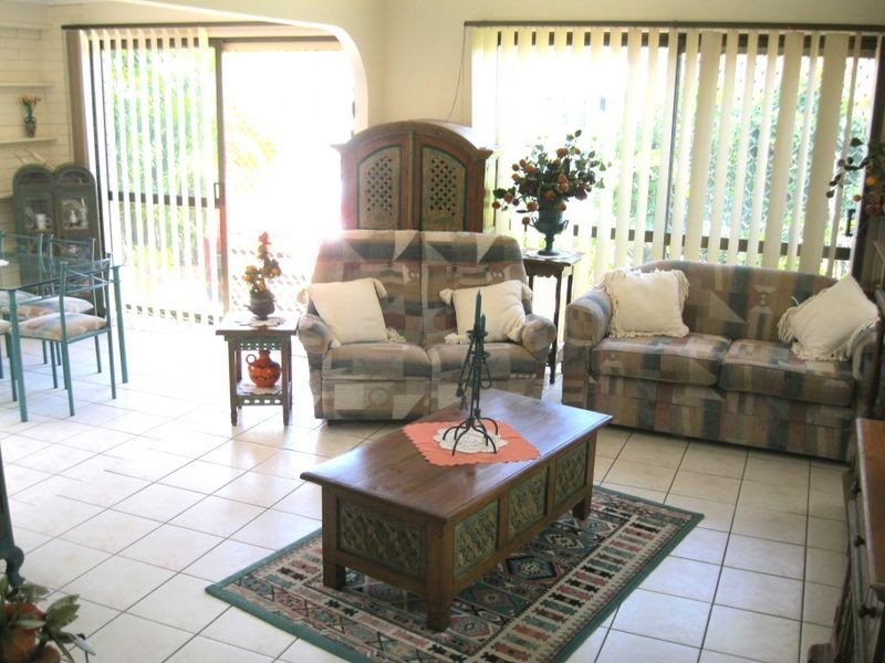 2/20 Nundah Ave, Miami QLD 4220