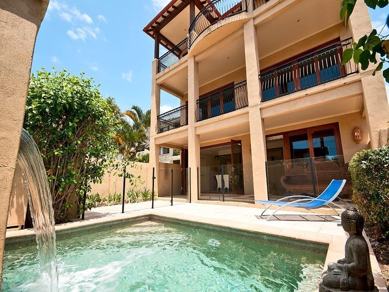 2/14 Fraser Ave, Miami QLD 4220
