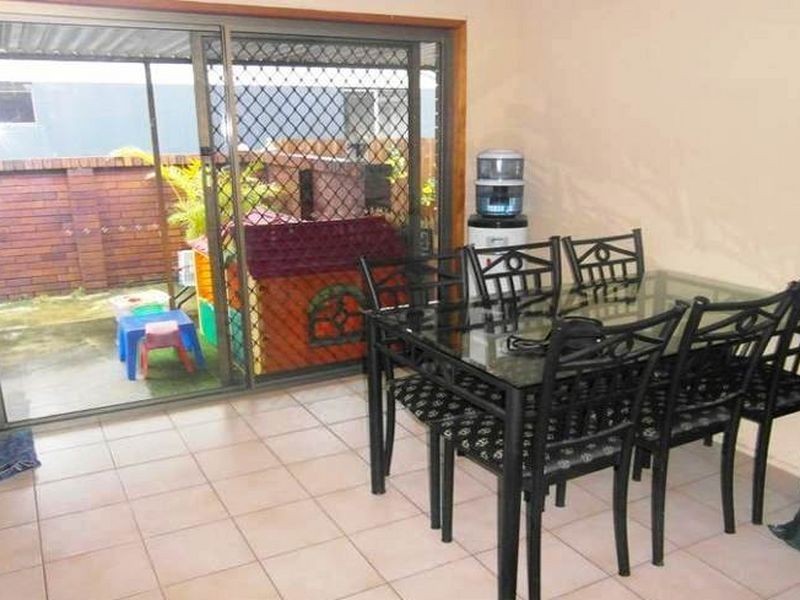 107 Hooker Blvd, Broadbeach Waters QLD 4218