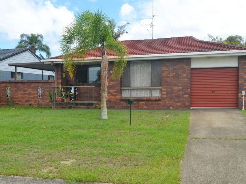 107 Hooker Blvd, Broadbeach Waters QLD 4218