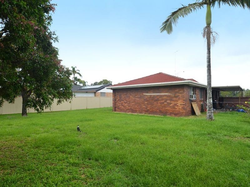 107 Hooker Blvd, Broadbeach Waters QLD 4218