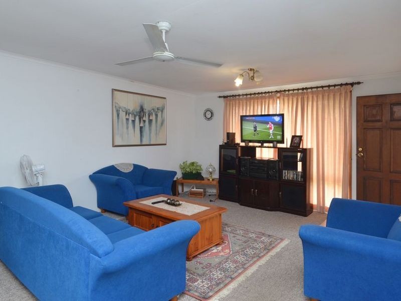 107 Hooker Blvd, Broadbeach Waters QLD 4218