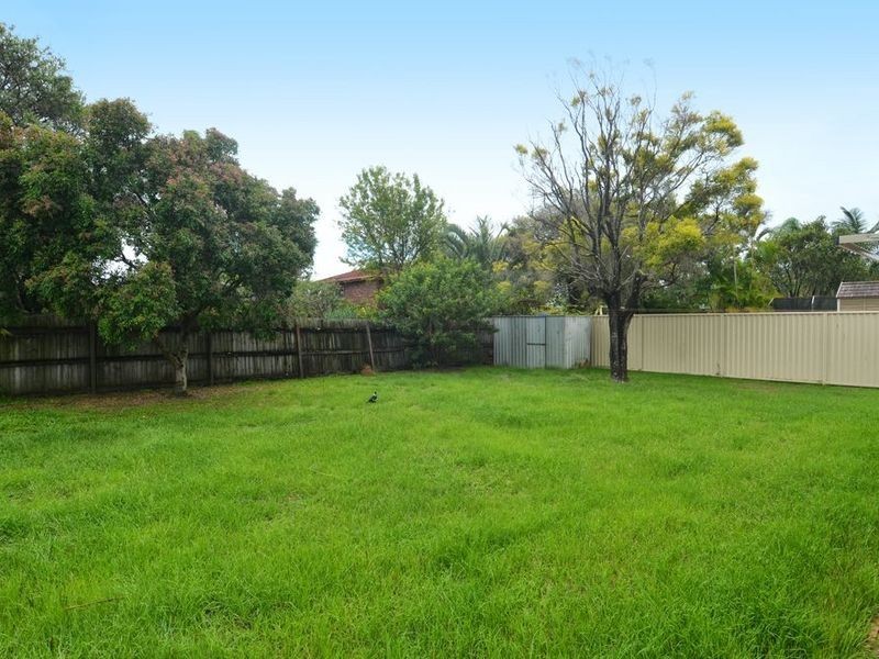 107 Hooker Blvd, Broadbeach Waters QLD 4218