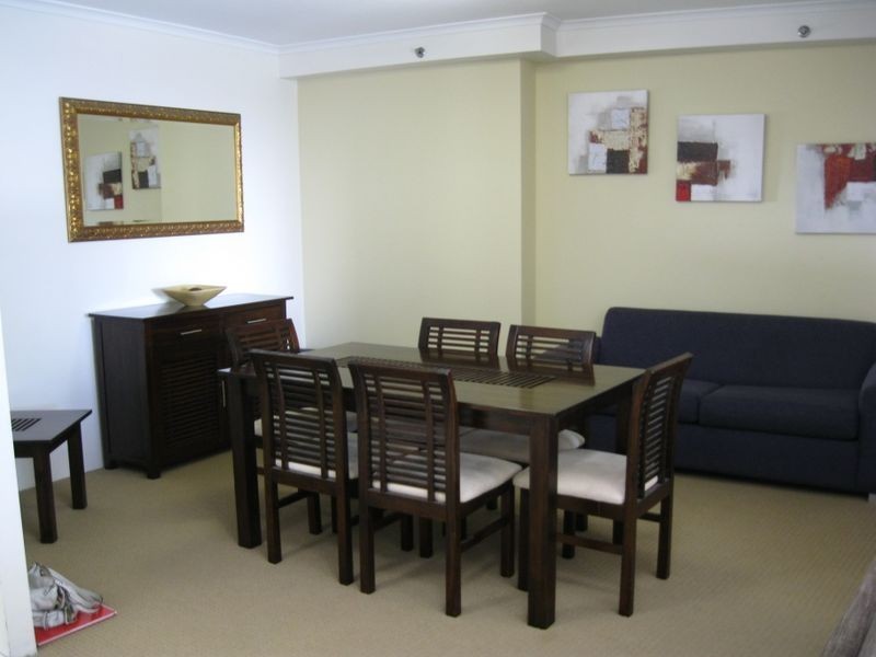 42/29 Woodroff Avenue, Main Beach QLD 4217