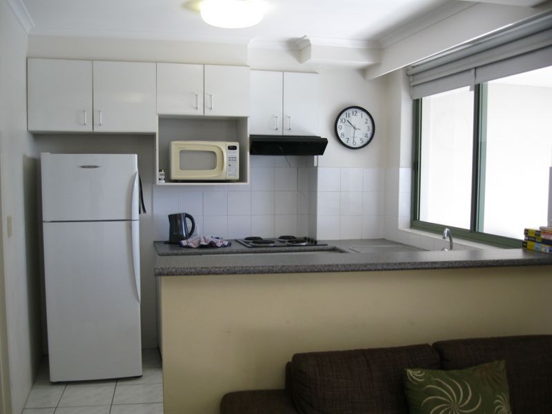 42/29 Woodroff Avenue, Main Beach QLD 4217