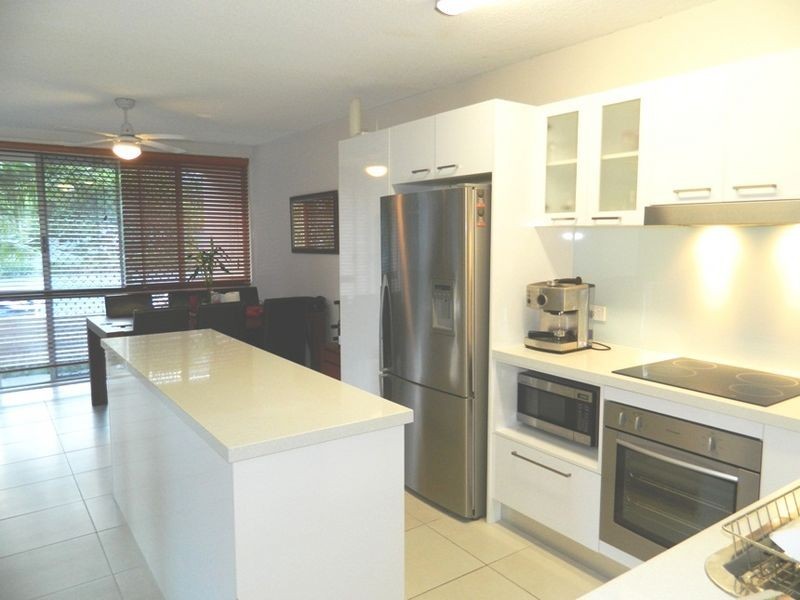 5/1976 Gold Coast Highway, Miami QLD 4220