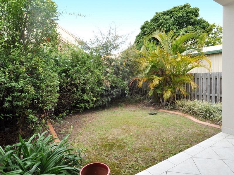 2/6 Deodar Dr, Burleigh Heads QLD 4220