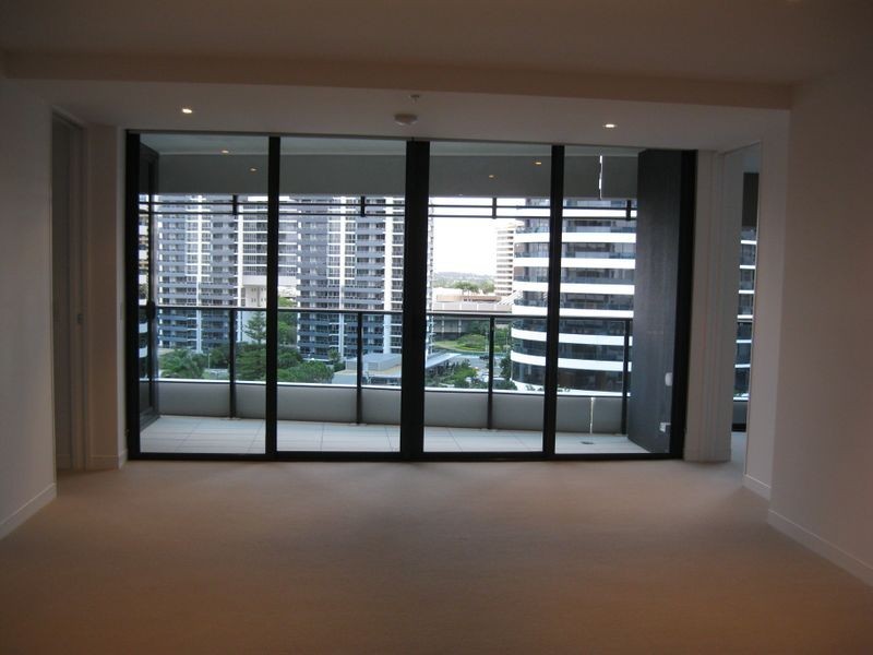 Tower 1/4 Charles Ave, Broadbeach QLD 4218