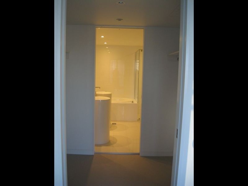 Tower 1/4 Charles Ave, Broadbeach QLD 4218