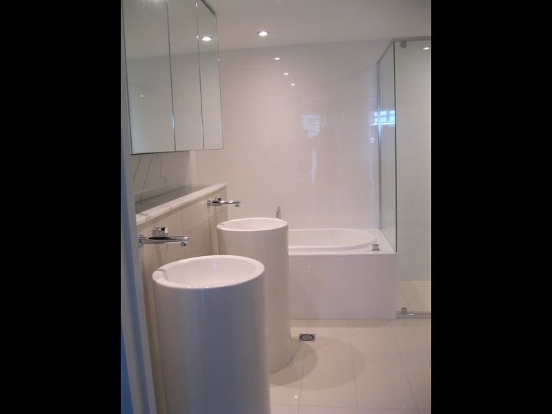 Tower 1/4 Charles Ave, Broadbeach QLD 4218