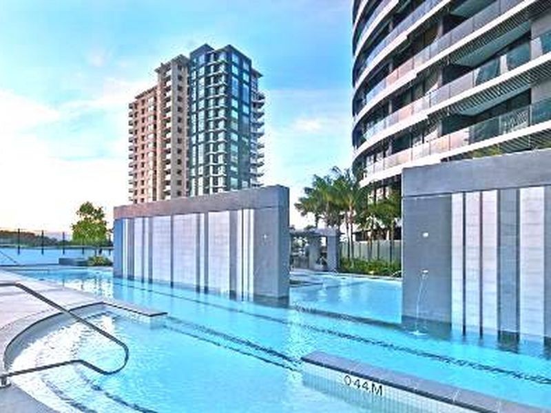Tower 1/4 Charles Ave, Broadbeach QLD 4218