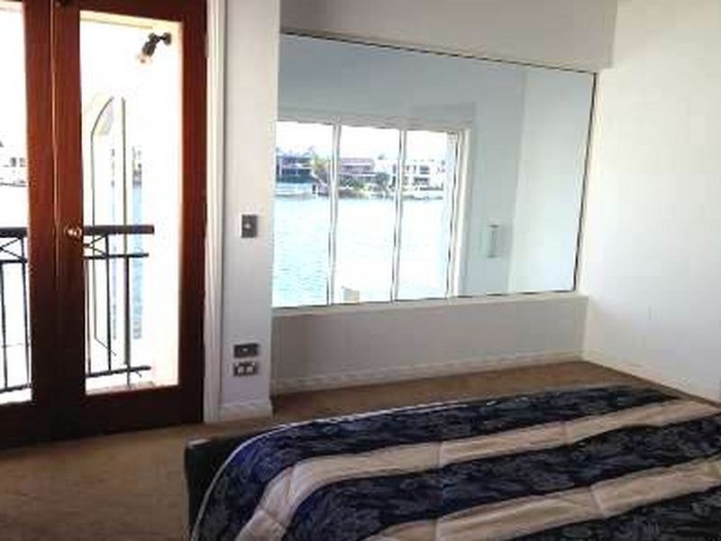 1/24 Sunset Blvd, Surfers Paradise QLD 4217
