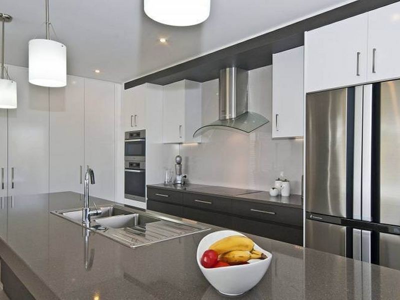 8 Murlong Cr, Palm Beach QLD 4221